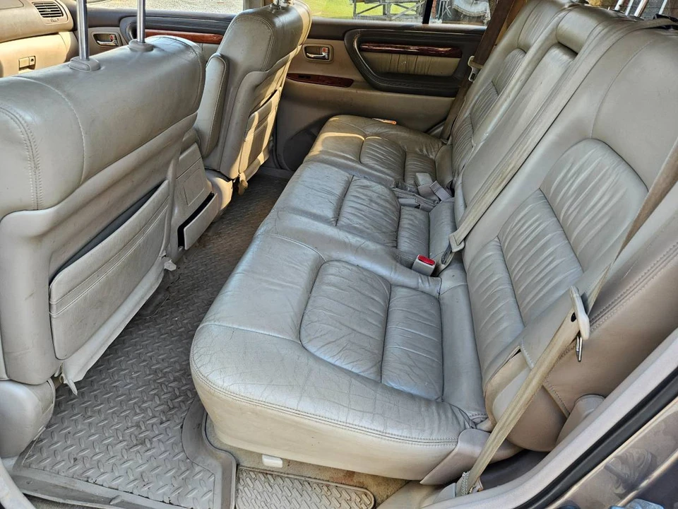 1998 Lexus LS 2nd Gen - Image 2 of 10