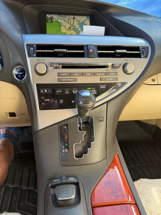 2011 Lexus RX 3rd Gen - Image 6 of 10