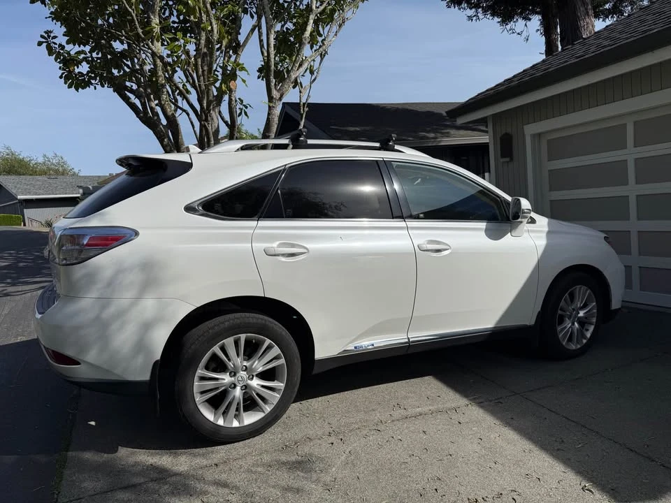 2011 Lexus RX 3rd Gen - Image 2 of 10