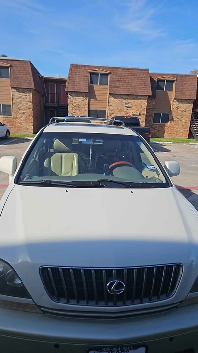 1999 Lexus RX 1st Gen - Image 9 of 10