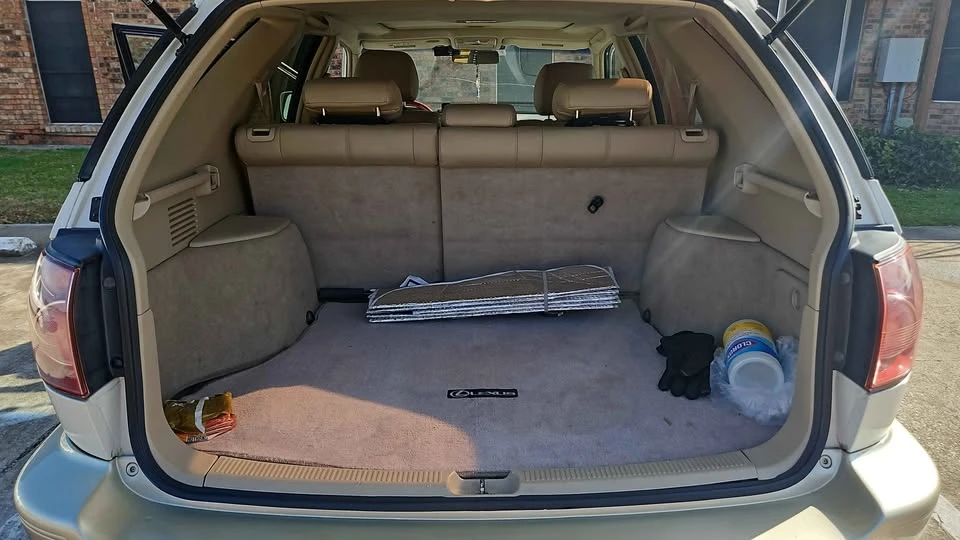 1999 Lexus RX 1st Gen - Image 2 of 10