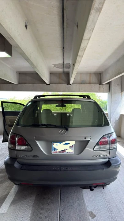 2001 Lexus RX 1st Gen - Image 4 of 8