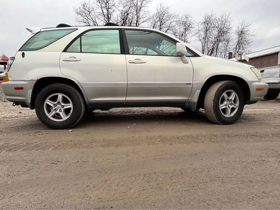 2002 Lexus RX 1st Gen - Image 2 of 4