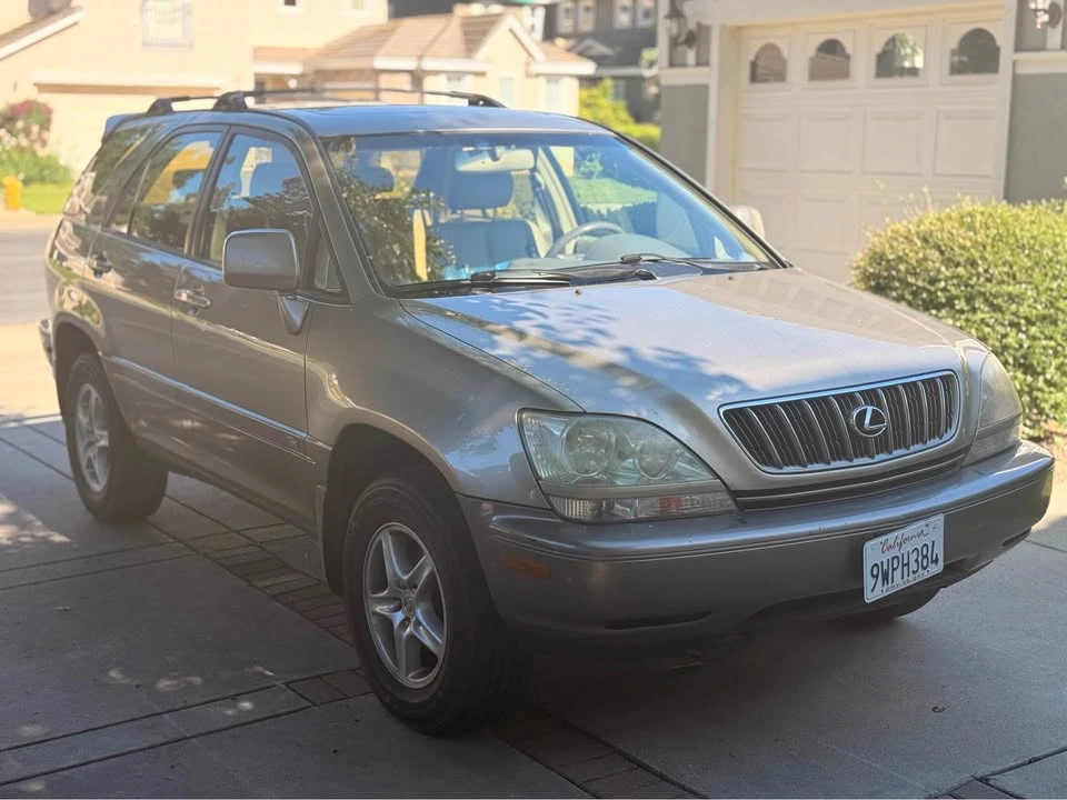 2002 Lexus RX 1st Gen - Image 2 of 6