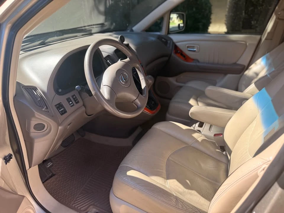 2002 Lexus RX 1st Gen - Image 5 of 6