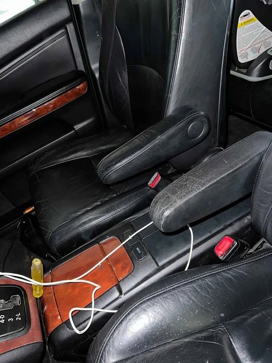2004 Lexus RX 2nd Gen - Image 7 of 9