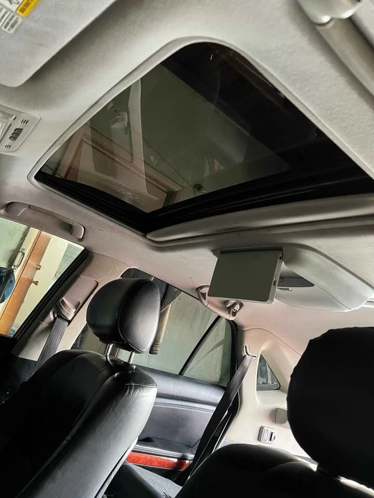 2004 Lexus RX 2nd Gen - Image 2 of 9