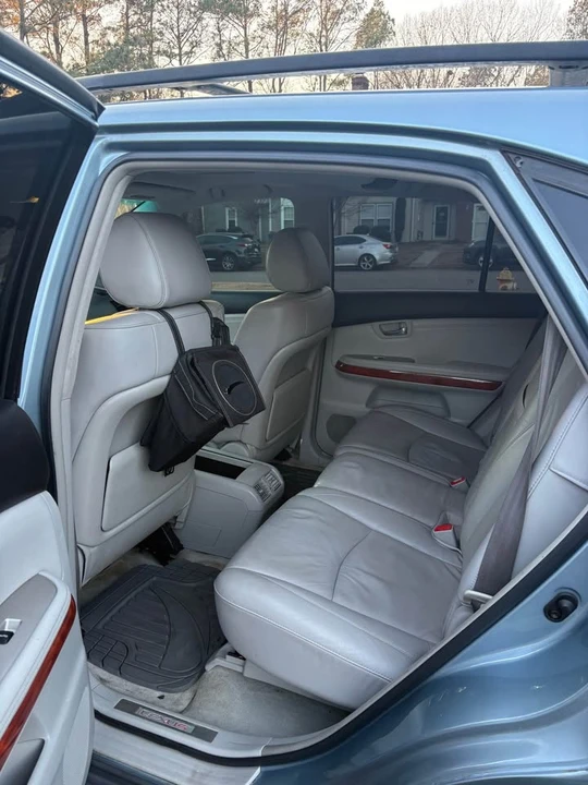 2004 Lexus RX 2nd Gen - Image 7 of 8