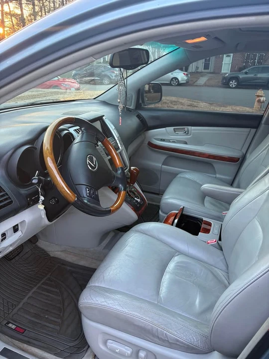 2004 Lexus RX 2nd Gen - Image 8 of 8