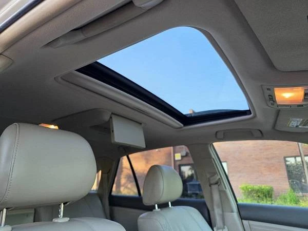 2006 Lexus RX 2nd Gen - Image 2 of 10