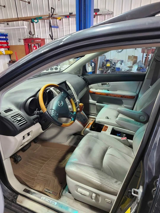 2007 Lexus RX 2nd Gen - Image 5 of 9