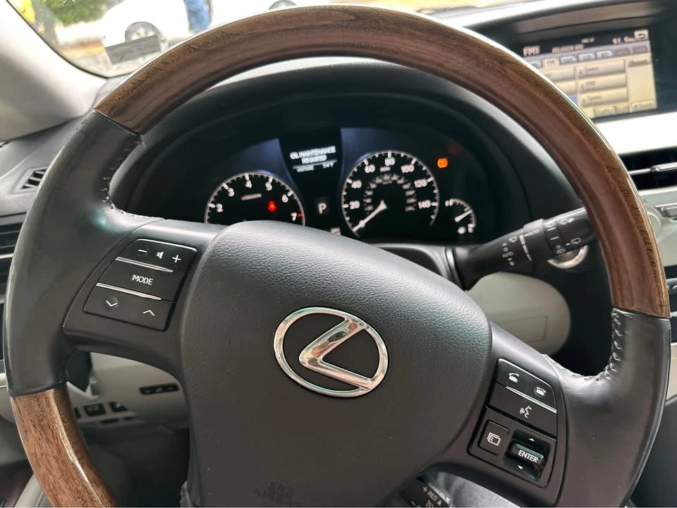 2011 Lexus RX 3rd Gen - Image 6 of 8