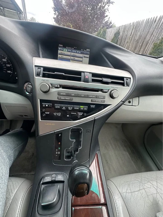 2011 Lexus RX 3rd Gen - Image 7 of 8