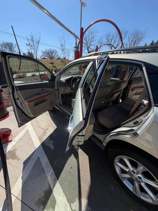 2009 Lexus RX 2nd Gen - Image 7 of 9