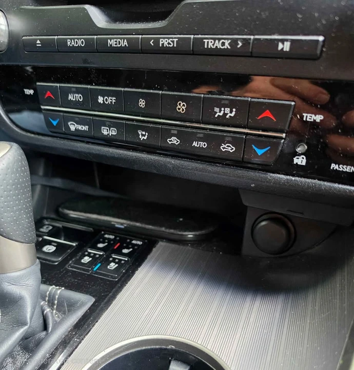 2016 Lexus RX 4th Gen - Image 8 of 11