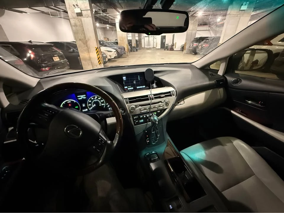 2010 Lexus RX 3rd Gen - Image 8 of 10