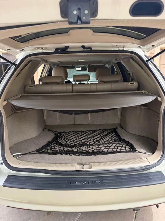 1999 Lexus RX 1st Gen - Image 5 of 10