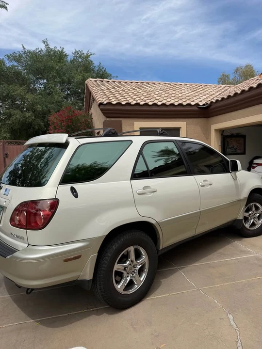 1999 Lexus RX 1st Gen - Image 2 of 10