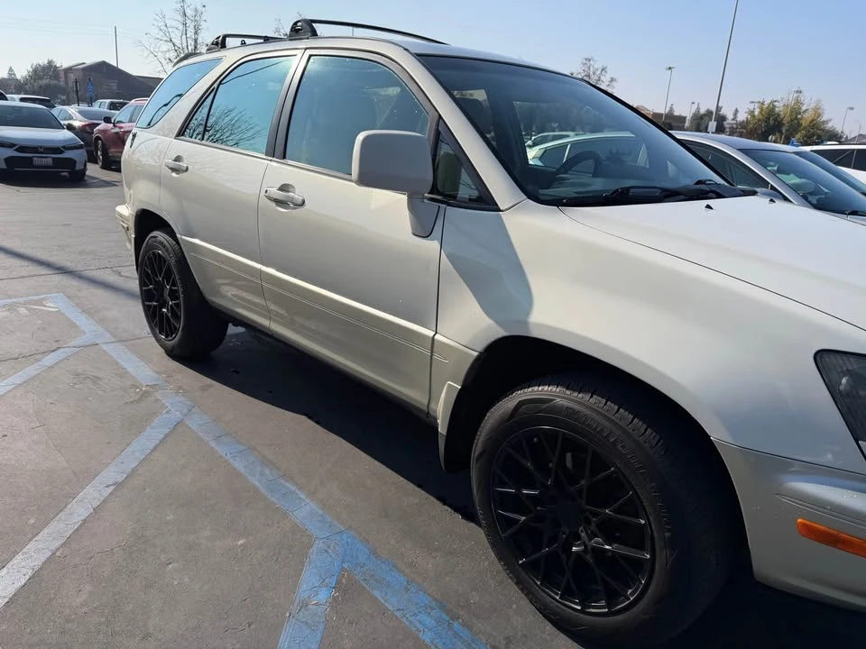Lexus RX 1st Gen - Image 2 of 10