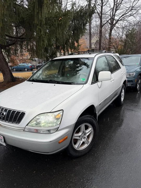 2001 Lexus RX 1st Gen - Image 2 of 6