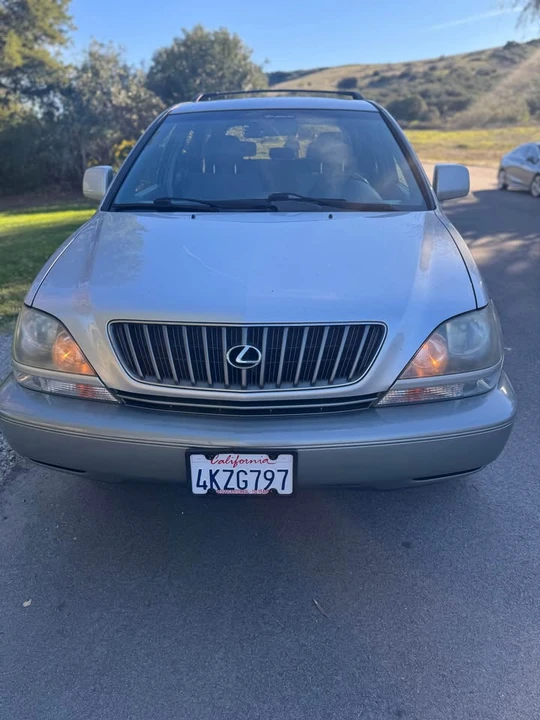 2001 Lexus RX 1st Gen - Image 2 of 9