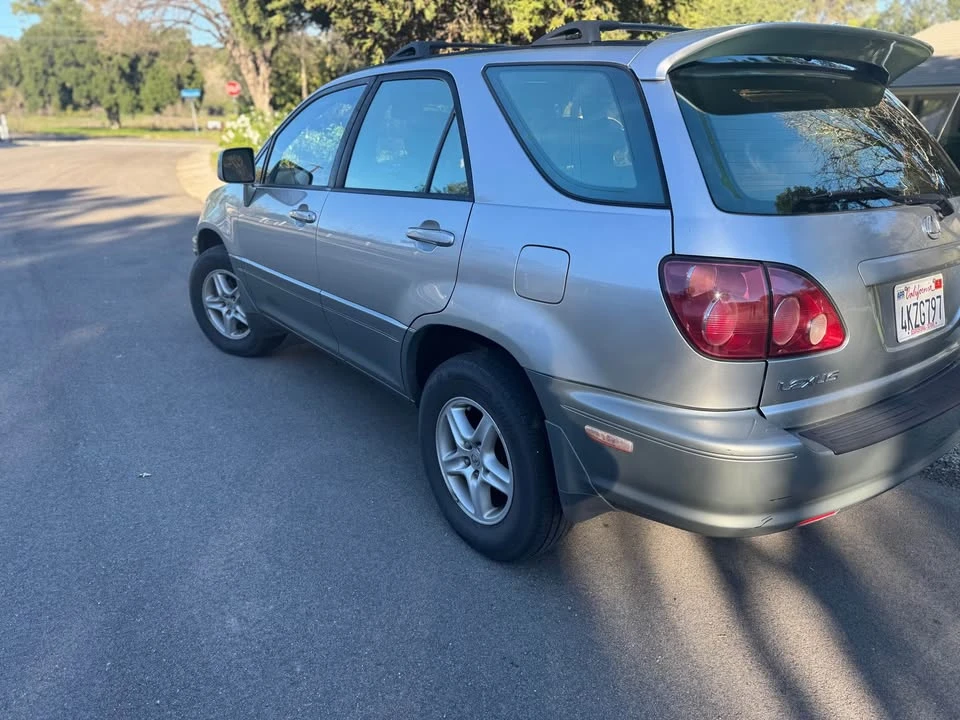 2001 Lexus RX 1st Gen - Image 4 of 9