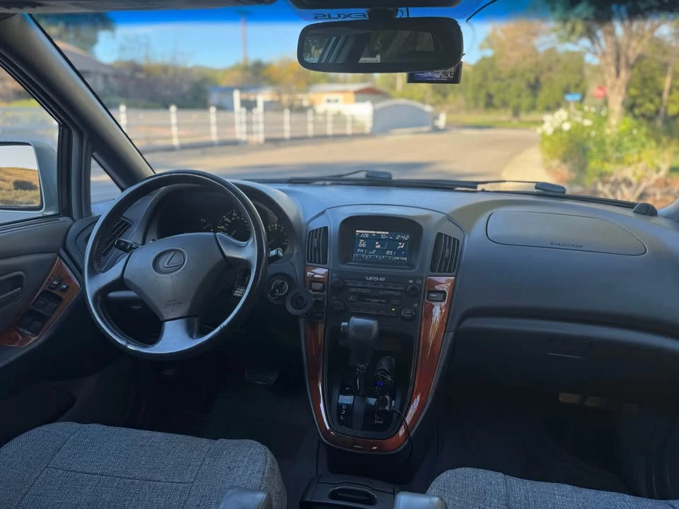 2001 Lexus RX 1st Gen - Image 8 of 9