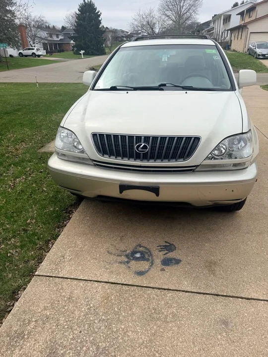 2000 Lexus RX 1st Gen - Image 3 of 8