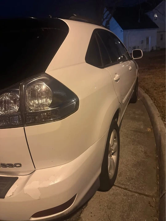 2004 Lexus RX 2nd Gen - Image 2 of 4