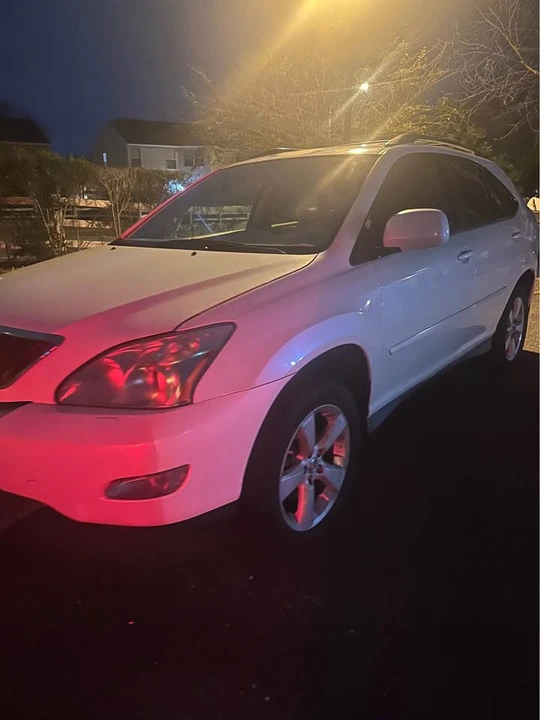 2004 Lexus RX 2nd Gen - Image 3 of 4