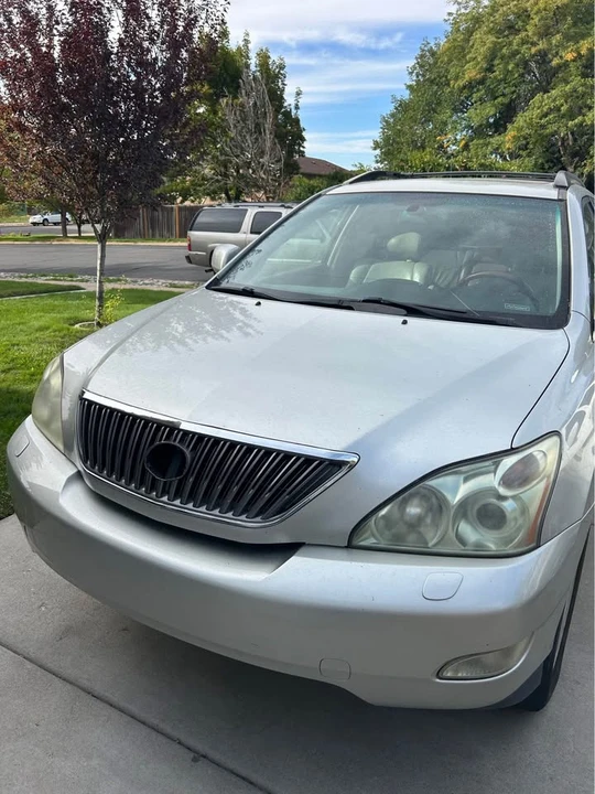 2005 Lexus RX 2nd Gen - Image 2 of 5