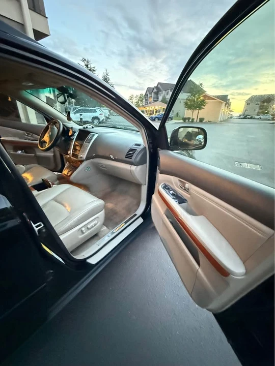 2005 Lexus RX 2nd Gen - Image 4 of 7