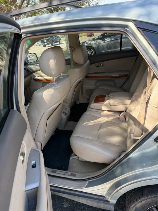 2005 Lexus RX 2nd Gen - Image 4 of 10