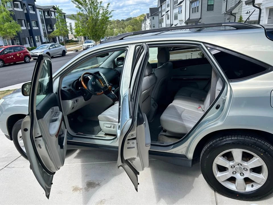 2004 Lexus RX 2nd Gen - Image 6 of 10