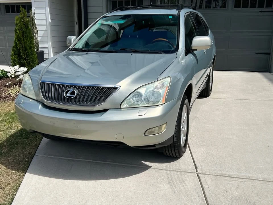 2004 Lexus RX 2nd Gen - Image 9 of 10
