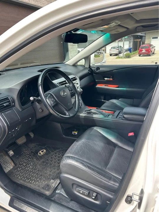 2010 Lexus RX 3rd Gen - Image 4 of 10