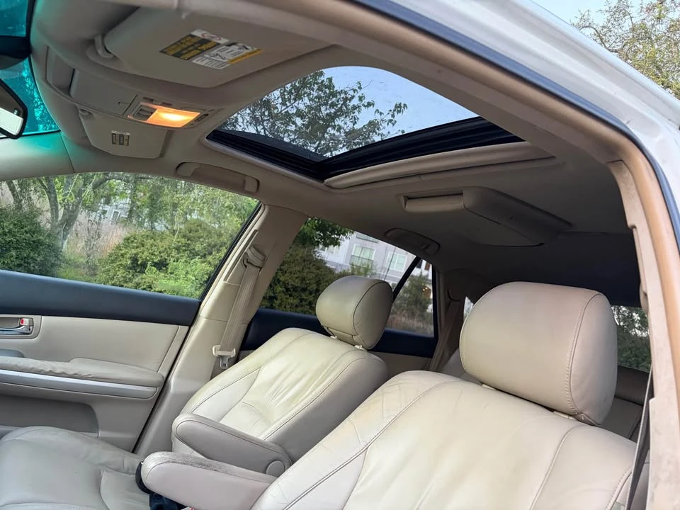 2006 Lexus RX 2nd Gen - Image 7 of 10