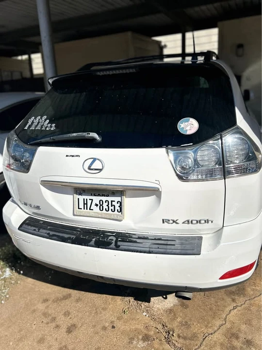 2006 Lexus RX 2nd Gen - Image 2 of 3