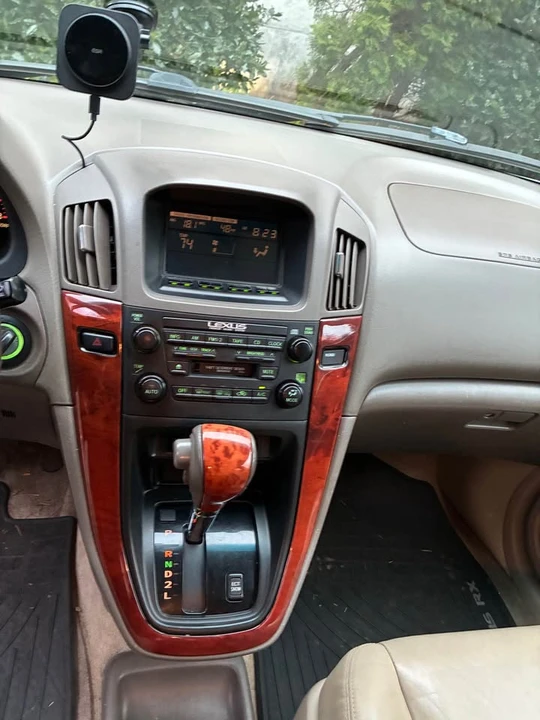 2003 Lexus RX 1st Gen - Image 4 of 8