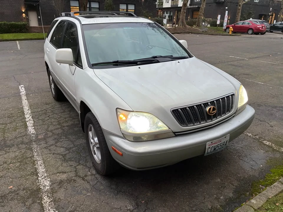 2003 Lexus RX 1st Gen - Image 6 of 8