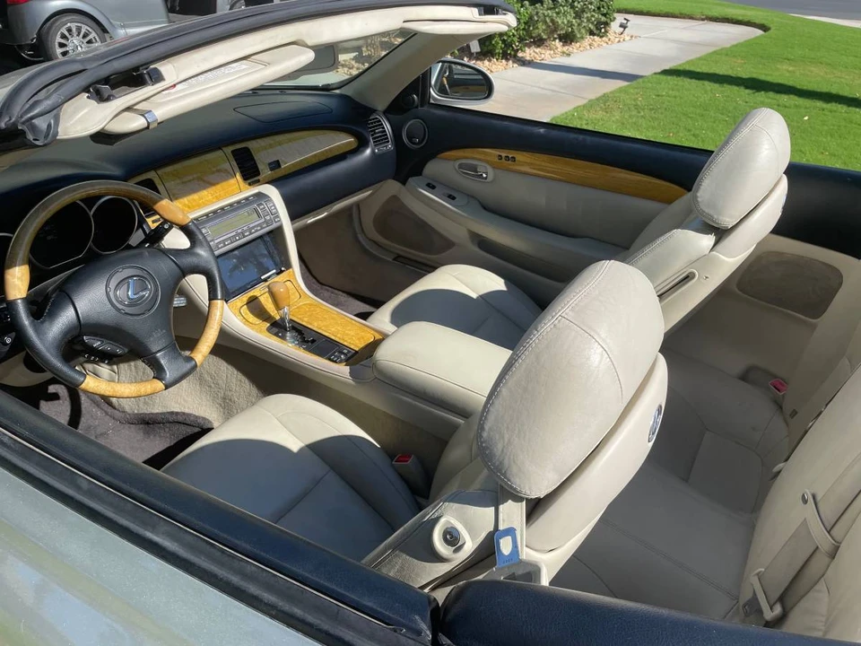 2004 Lexus SC430 - Image 3 of 5