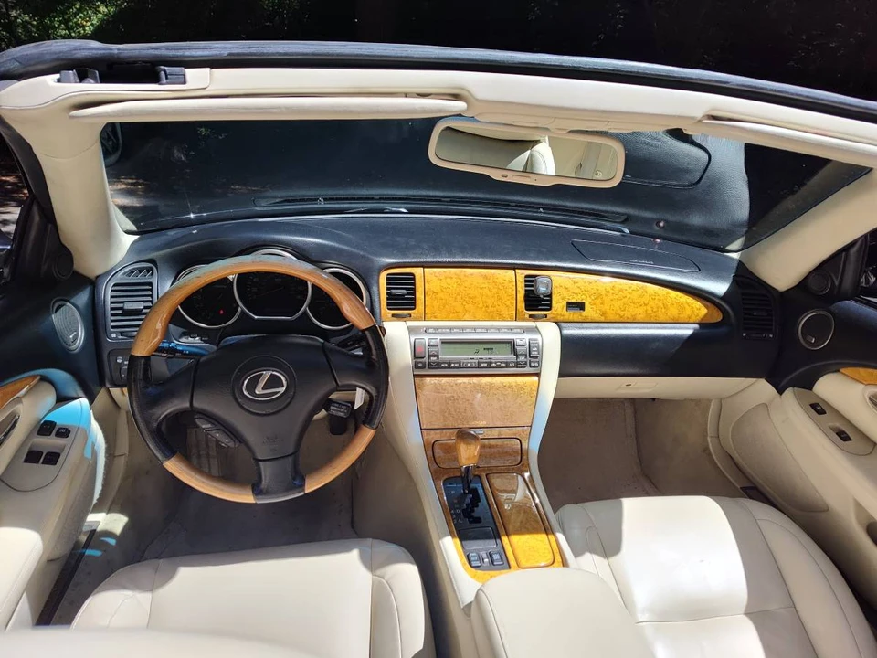 2002 Lexus SC430 - Image 5 of 11