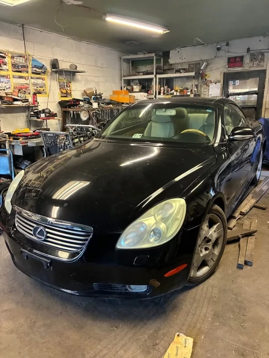 2005 Lexus SC400 - Image 2 of 7