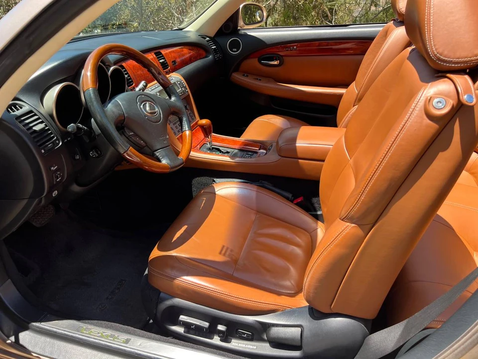 2004 Lexus SC430 - Image 4 of 5