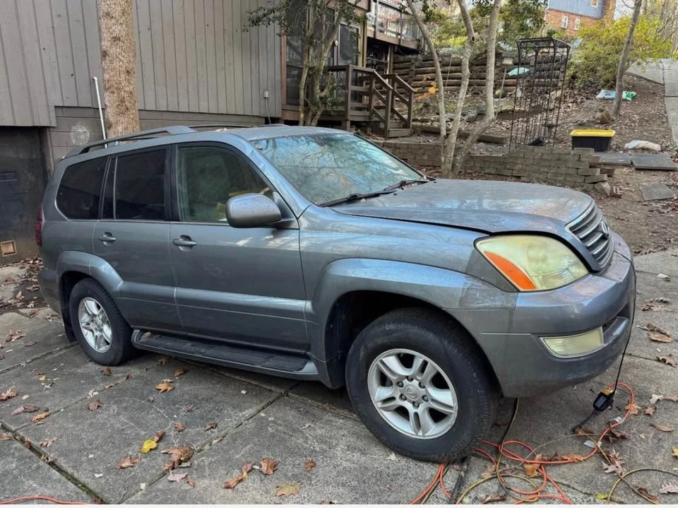 2004 Lexus GX 1st Gen - Image 2 of 4