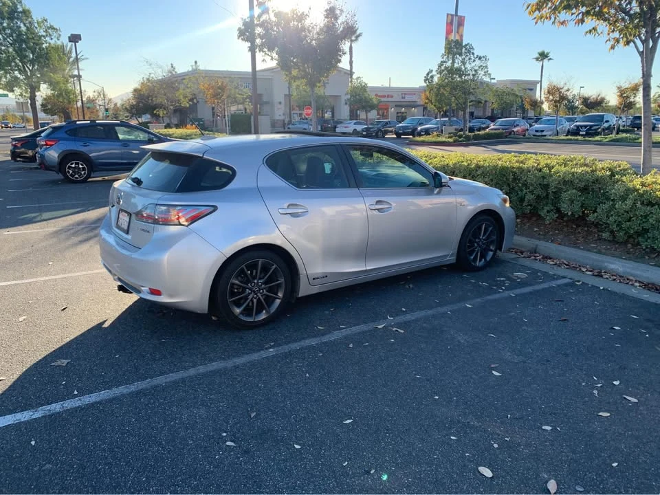 Lexus CT - Image 3 of 3