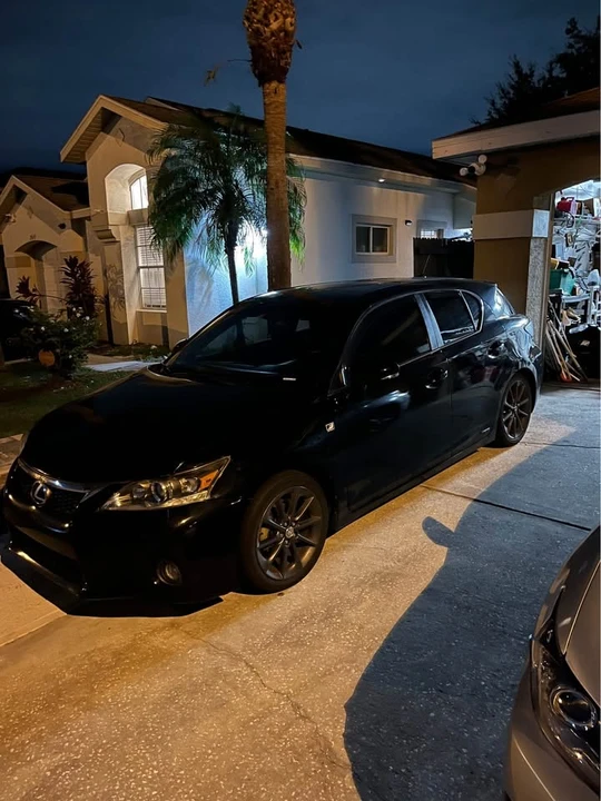 2010 Lexus CT - Image 2 of 4