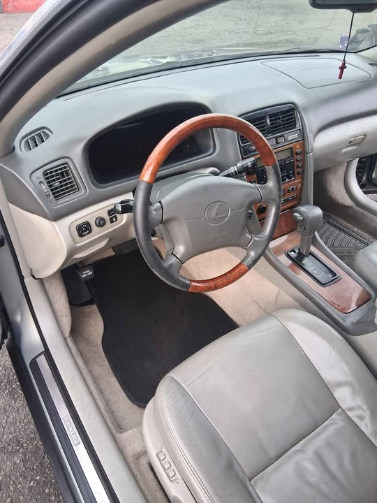 2001 Lexus ES 3rd Gen - Image 10 of 10