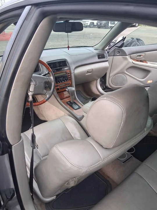 2001 Lexus ES 3rd Gen - Image 9 of 10