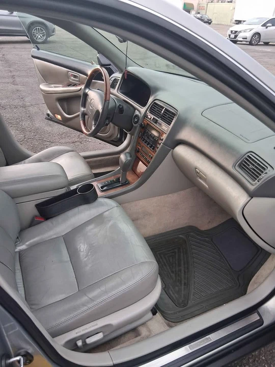 2001 Lexus ES 3rd Gen - Image 8 of 10